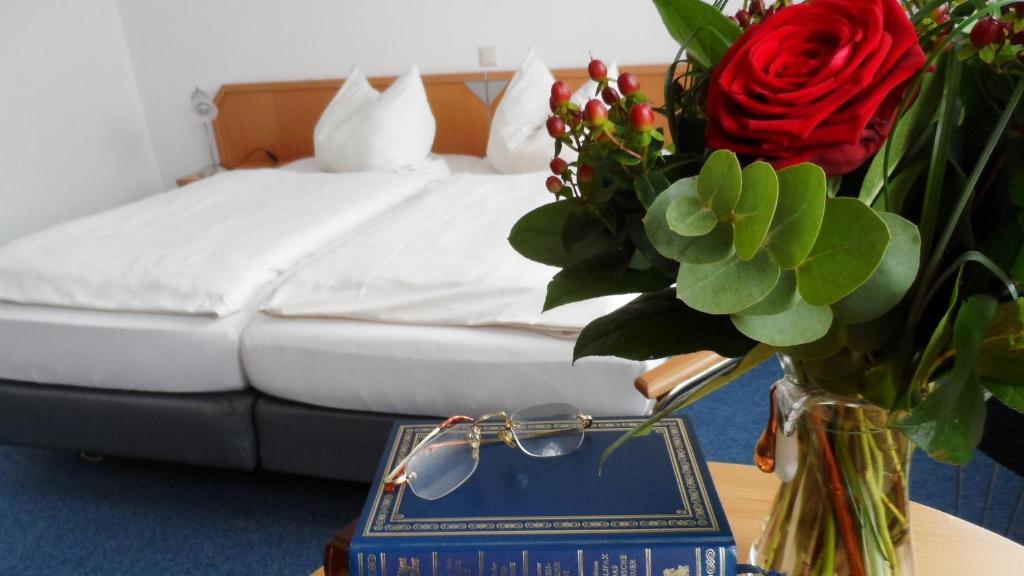 Hotel Am Weyerhof Kerpen  Rum bild